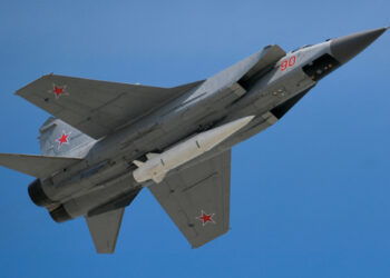 Минобороны: ВС РФ ударили «Кинжалом» и БПЛА по украинским аэродромам