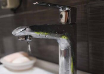 Жители Московского района Казани из-за аварии на сетях остались без воды