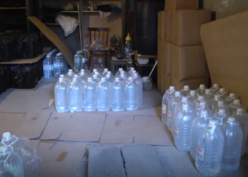 В казанском гараже обнаружили 1800 литров незаконно изготовленного алкоголя