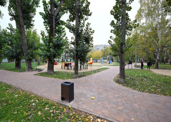 Казанцы гуляют в новом дворе