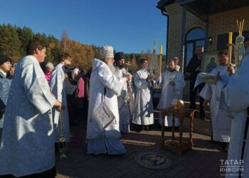 Митрополит Казанский и Татарстанский Кирилл освятил новый храм в селе Среднее Девятово