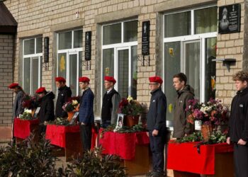 В Монашевской школе открыли мемориальные доски в честь погибших в зоне СВО выпускников
