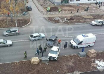 В Нижнекамске в ДТП с участием легковушек пострадали двое