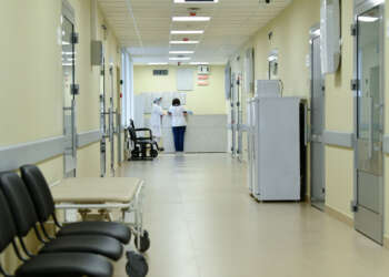 коридор поликлиники