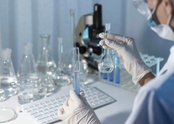 ученые делают опыты