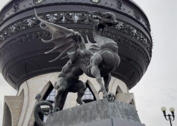 Молодогвардейцы РТ поздравили Владимира Путина с днем рождения