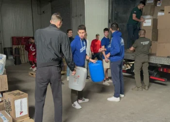 волонтеры привезли гумпомощь