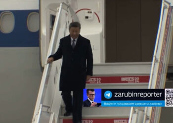 Глава Китая Си Цзиньпин прибыл в Казань