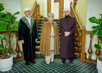 жена Президента Турции посетила мечеть