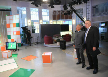 Минниханову показали студию виртуальной реальности ТНВ