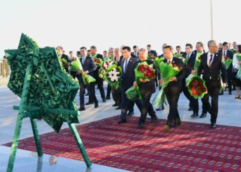 возложение цветов