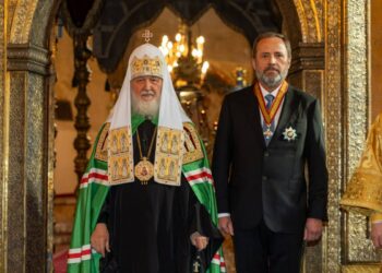 Патриарх Кирилл наградил полпреда Президента в ПФО Орденом Даниила Московского