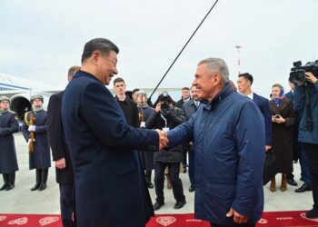 Си Цзиньпин Минниханову: «Очень хорошая работа в подготовке саммита в Казани»