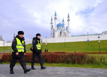 сотрудники органов внутренних дел