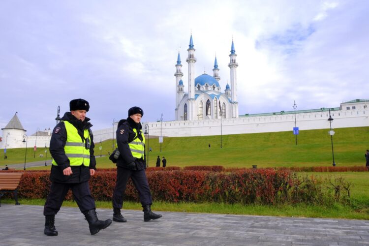 сотрудники органов внутренних дел
