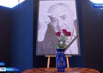 В Казани простились с легендой татарского театра Ринатом Тазетдиновым