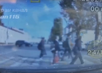 В Чистополе наказали водителя, по вине которого из салона машины выпал ребенок