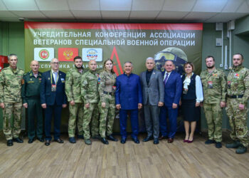 Раис РТ с бойцами СВО