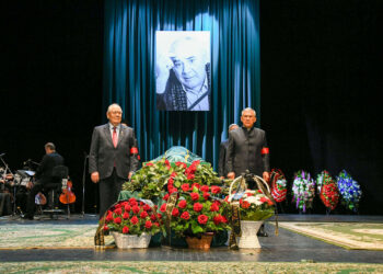 Минниханов принял участие в церемонии прощания с Ринатом Тазетдиновым