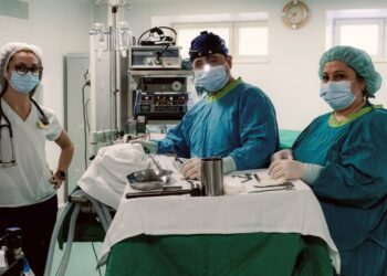 Врачи РКБ удалили из горла пациента редкую опухоль