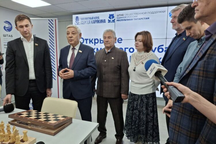 Мухаметшин и Карякин открыли шахматный турнир