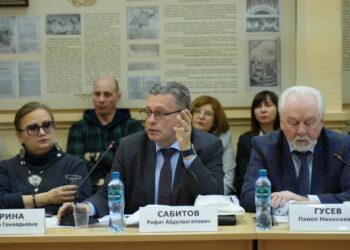 Рифат Сабитов принял участие в работе выездного заседания Комитета ГД РФ по информполитике и связи