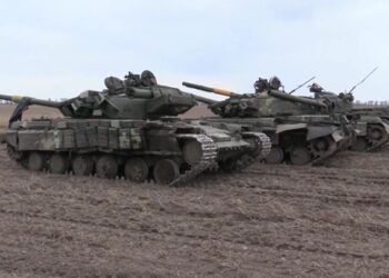 ВСУ потеряли за сутки 4 танка и свыше 1,5 тысячи боевиков