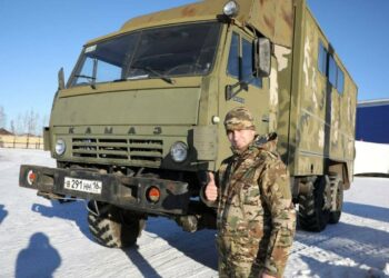 Мэр Бугульмы передал участникам спецоперации КАМАЗ