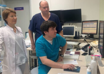 Альметьевские врачи спасли женщину от инсульта при помощи новой технологии удаления тромбов