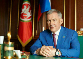 Миңнеханов гражданлык җәмгыяте институтларын үстерүгә керткән өлеше өчен премияләр бирде