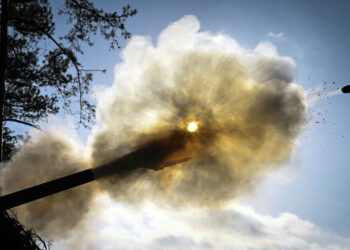 ВС РФ ударили по военным аэродромам и объектам энергетики Украины