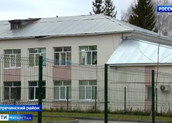 Обваливалась крыша, протекала канализация, в столовой нет посуды: жители села Богородское пожаловались на состояние школы