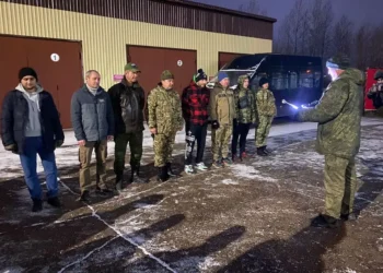 В Нижнекамске девять контрактников отправились на службу