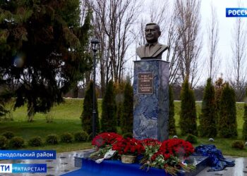 В Зеленодольском районе открыли бюст парламентария Ильшата Ганиева