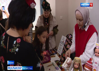 Халыклар бердәмлеге көне уңаеннан республика Милли музее фондларына Татарстанның чигелгән картасын тапшырдылар.