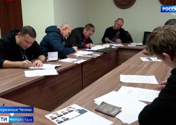 Жители Московской области и Краснодаркого края заключили контракт в Челнах