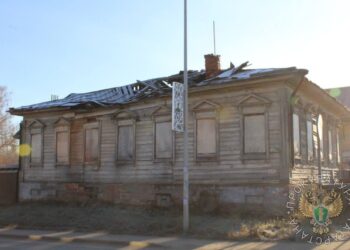 Елабужская прокуратура добилась ремонта ОКН через суд