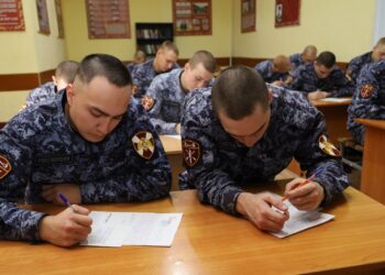 В Татарстане росгвардейцы приняли участие во всероссийской акции «С любовью к маме»