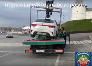 эвакуируют машину