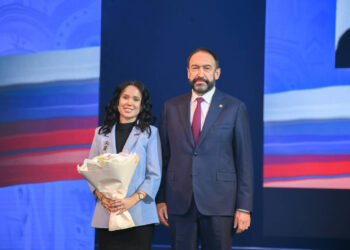 Песошин вручил татарстанцам госнаграды за вклад в укрепление межнационального мира и согласия в РТ