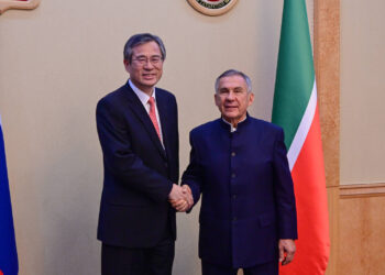 Минниханов встретился с замсекретаря комитета КПК Синьцзян-Уйгурского автономного района