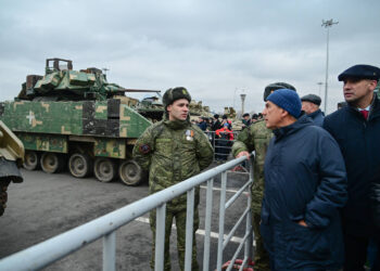 Минниханов сообщил, что татарстанцы проявляют большой интерес к выставке трофейной техники стран НАТО