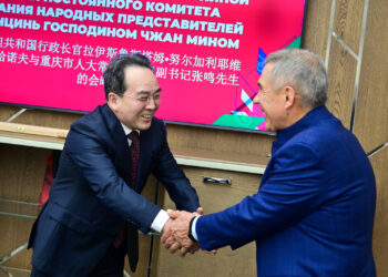 Минниханов встретился с делегацией китайского города Чунцинь