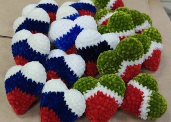 В Казани активисты волонтерского пункта «На Максимова» отправили бойцам СВО новогодние подарки