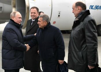 Владимир Путин поздравил Рустама Минниханова с наступающим Новым годом