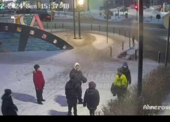 В ЖК «Арт-Сити» подростки избили и раздели мальчика