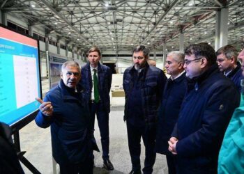 Минниханов ознакомился с ходом строительства промпарка в Бухаре