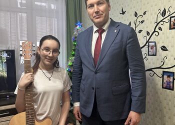 Иван Гущин исполнил мечту девочки из Нурлата в рамках акции «Елка желаний»