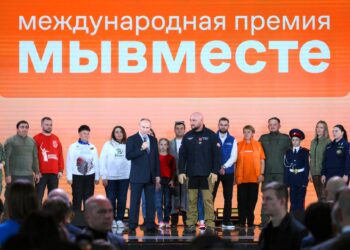 Путина удивил взрослый разряд по акробатике у девочки-волонтера