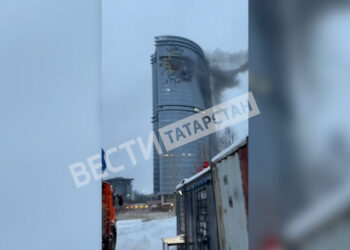 Песошин по поручению Минниханова выехал в ЖК «Лазурные небеса»